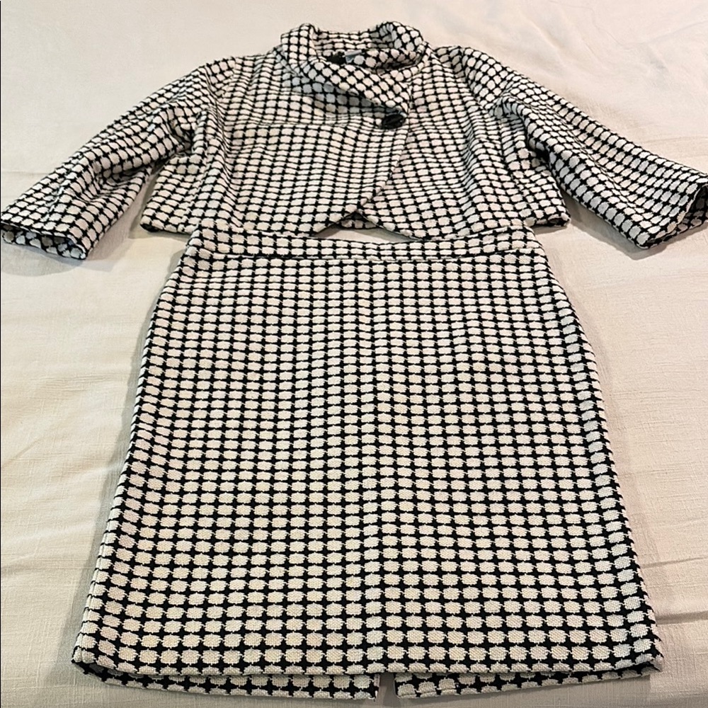 Banana Republic Black and Cream Patterned Jacket
